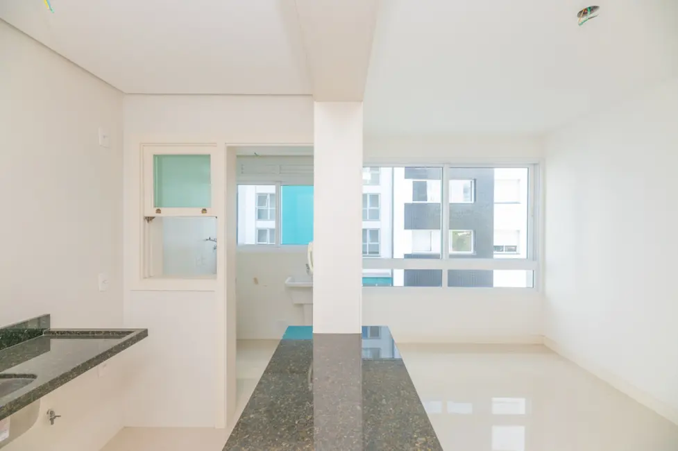Apartamento com 1 quarto à venda, 55m2 em Passo da Areia, Porto Alegre - RS - imagem 8 Foto 8 de Apartamento com 1 quarto à venda, 55m2 em Passo da Areia, Porto Alegre - RS