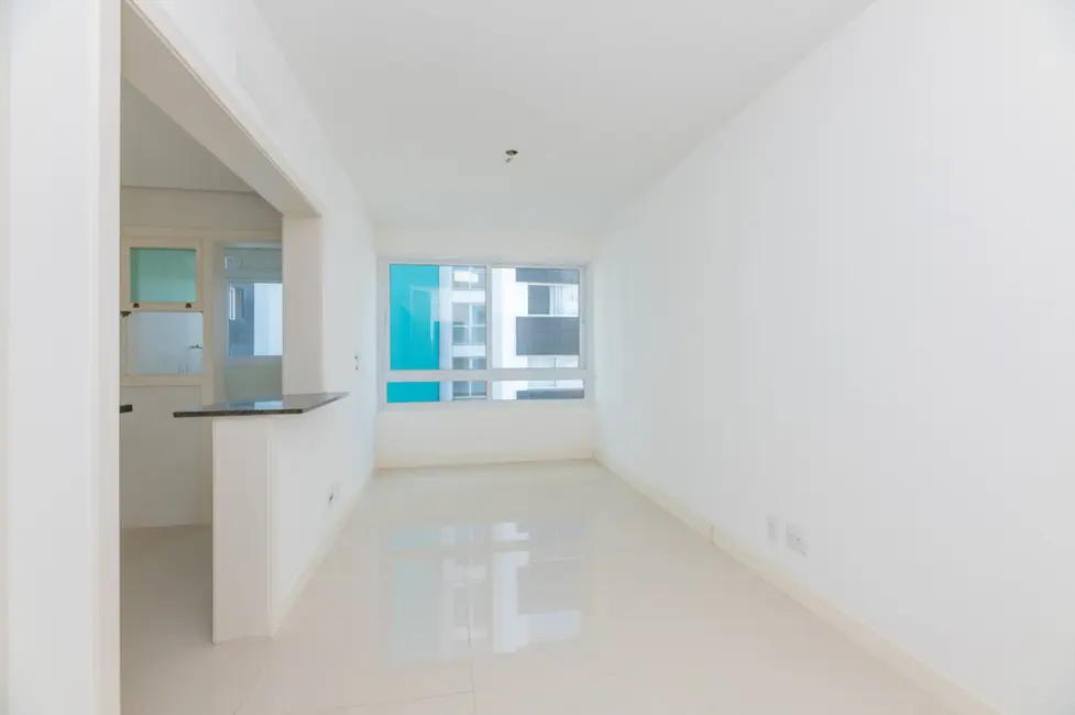 Apartamento com 1 quarto à venda, 55m2 em Passo da Areia, Porto Alegre - RS - imagem 4 Foto 4 de Apartamento com 1 quarto à venda, 55m2 em Passo da Areia, Porto Alegre - RS