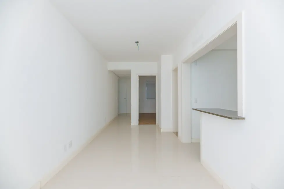 Apartamento com 1 quarto à venda, 55m2 em Passo da Areia, Porto Alegre - RS - imagem 6 Foto 6 de Apartamento com 1 quarto à venda, 55m2 em Passo da Areia, Porto Alegre - RS