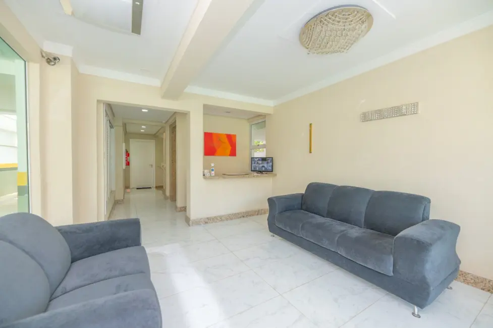 Foto 2 de Apartamento com 1 quarto à venda, 44m2 em Passo da Areia, Porto Alegre - RS