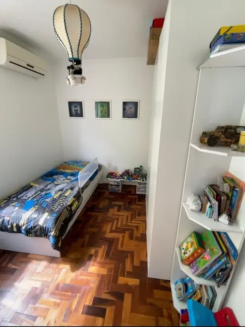 Foto 9 de Apartamento com 3 quartos à venda, 61m2 em Cristal, Porto Alegre - RS