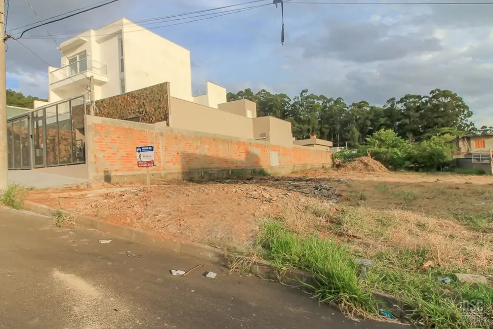 Foto 2 de Terreno / Lote à venda, 96m2 em Guarujá, Porto Alegre - RS