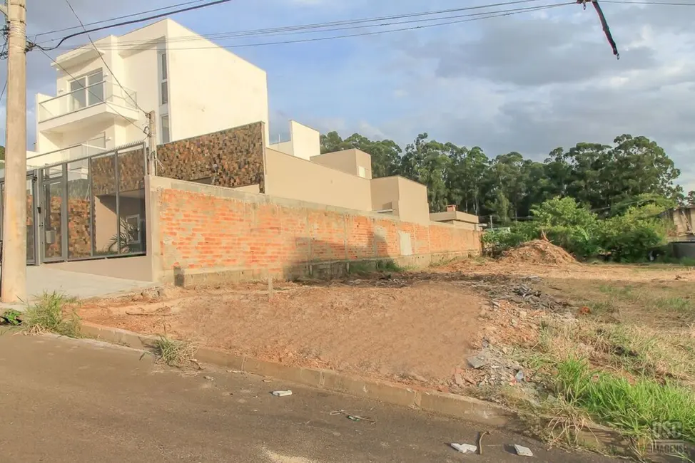 Foto 1 de Terreno / Lote à venda, 96m2 em Guarujá, Porto Alegre - RS