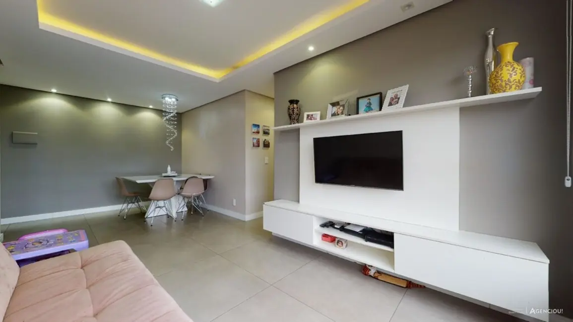 Foto 5 de Apartamento com 3 quartos à venda, 71m2 em Cavalhada, Porto Alegre - RS