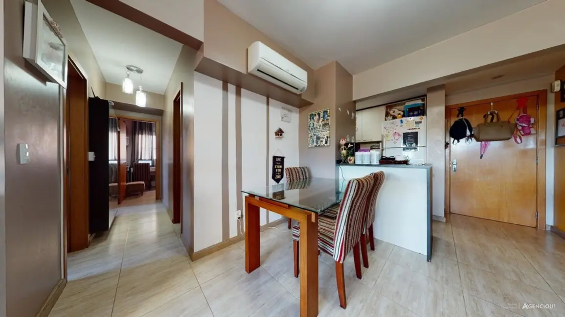 Foto 2 de Apartamento com 3 quartos à venda, 71m2 em Cavalhada, Porto Alegre - RS