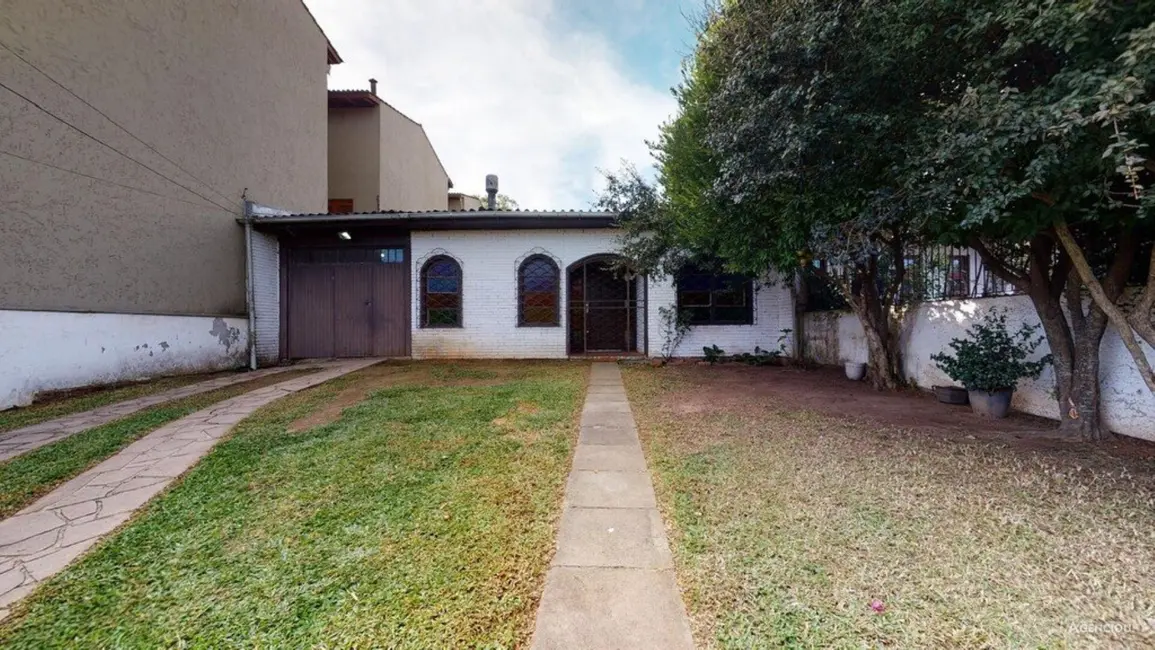 Foto 2 de Casa com 4 quartos à venda, 160m2 em Guarujá, Porto Alegre - RS