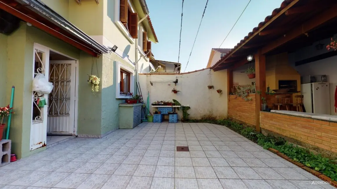 Casa com 3 quartos à venda, 143m2 em Espírito Santo, Porto Alegre - RS - imagem 4 Foto 4 de Casa com 3 quartos à venda, 143m2 em Espírito Santo, Porto Alegre - RS