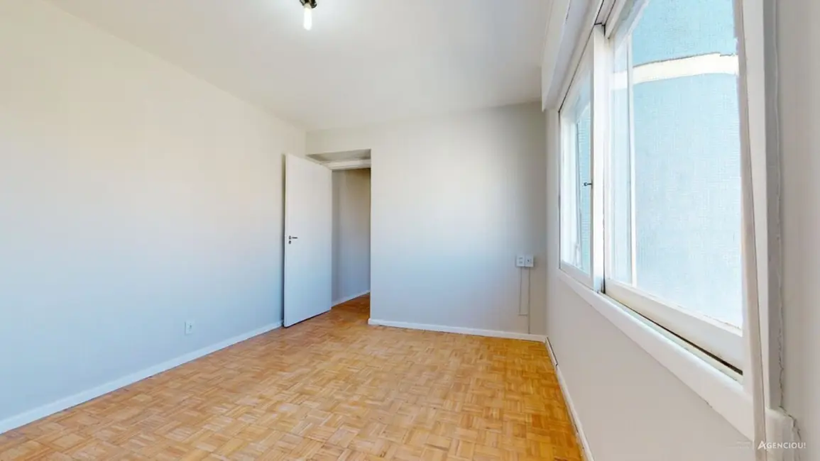 Apartamento com 2 quartos à venda, 74m2 em Menino Deus, Porto Alegre - RS - imagem 4 Foto 4 de Apartamento com 2 quartos à venda, 74m2 em Menino Deus, Porto Alegre - RS