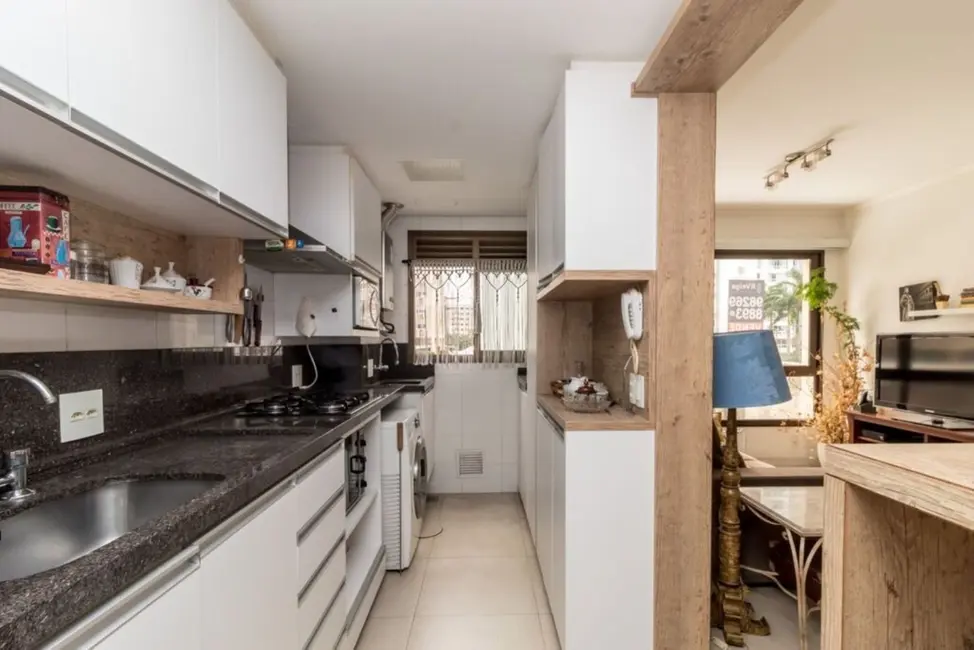 Apartamento com 3 quartos à venda, 76m2 em Passo da Areia, Porto Alegre - RS - imagem 3 Foto 3 de Apartamento com 3 quartos à venda, 76m2 em Passo da Areia, Porto Alegre - RS