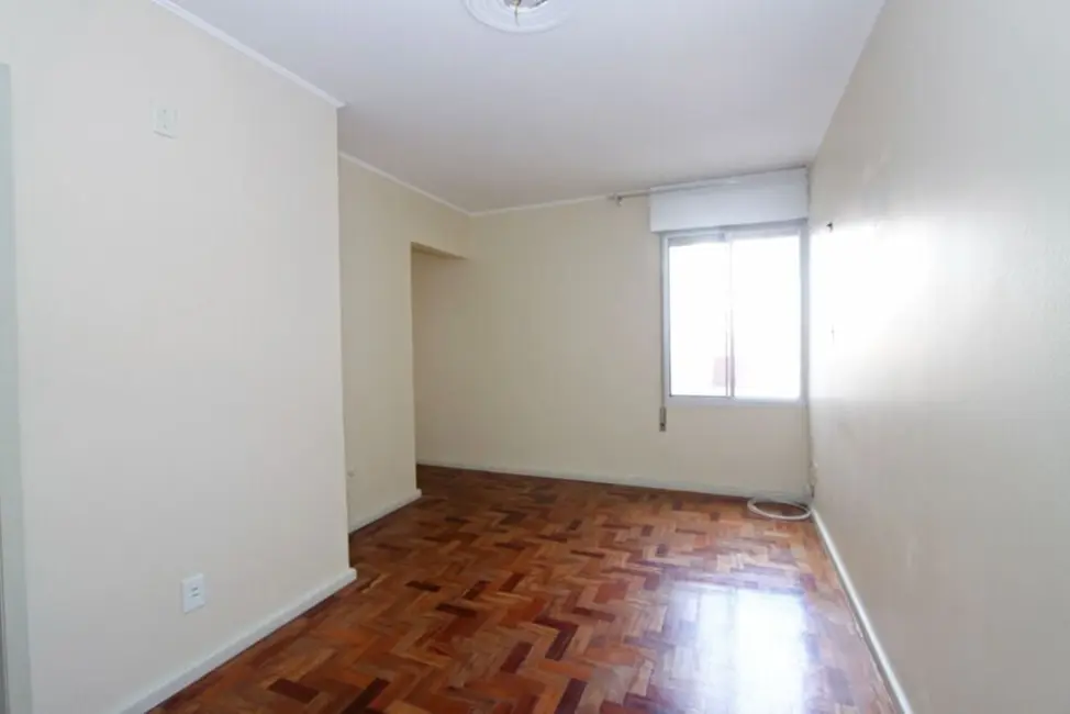 Foto 2 de Apartamento com 2 quartos à venda, 68m2 em Passo da Areia, Porto Alegre - RS