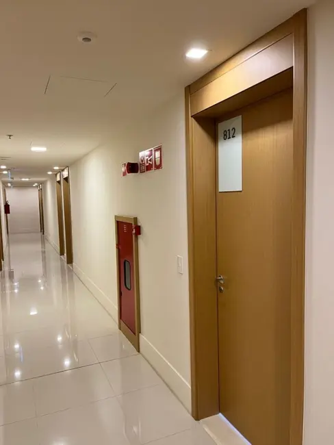 Foto 2 de Sala Comercial à venda, 32m2 em Cristo Redentor, Porto Alegre - RS