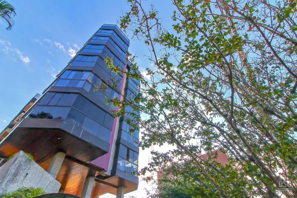 Apartamento com 2 quartos à venda, 101m2 em Higienópolis, Porto Alegre - RS - imagem 1 Foto 1 de Apartamento com 2 quartos à venda, 101m2 em Higienópolis, Porto Alegre - RS