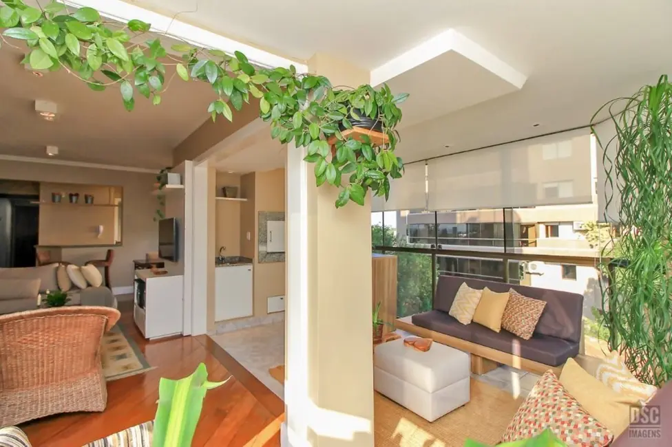 Apartamento com 2 quartos à venda, 101m2 em Higienópolis, Porto Alegre - RS - imagem 8 Foto 8 de Apartamento com 2 quartos à venda, 101m2 em Higienópolis, Porto Alegre - RS