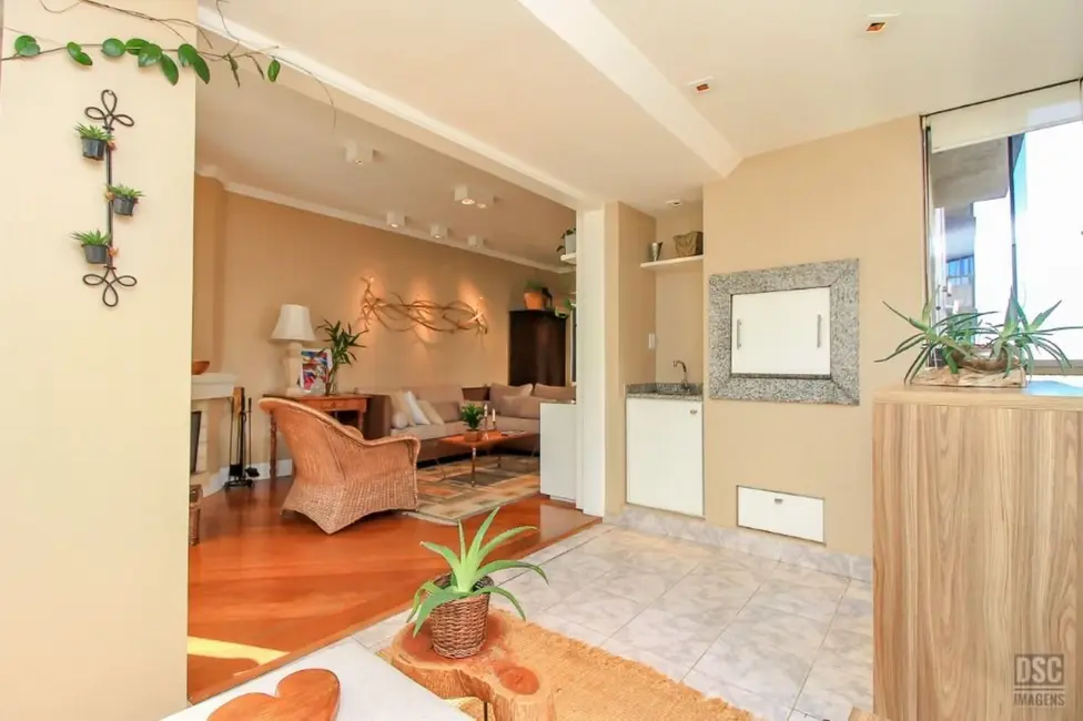 Apartamento com 2 quartos à venda, 101m2 em Higienópolis, Porto Alegre - RS - imagem 9 Foto 9 de Apartamento com 2 quartos à venda, 101m2 em Higienópolis, Porto Alegre - RS
