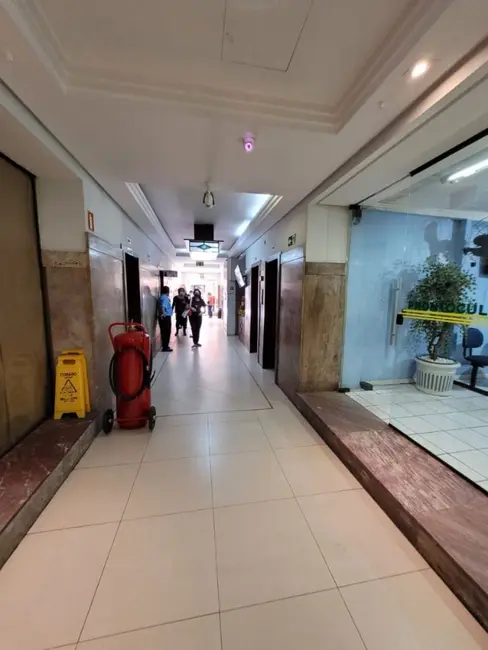 Sala Comercial à venda, 61m2 em Centro Histórico, Porto Alegre - RS - imagem 3 Foto 3 de Sala Comercial à venda, 61m2 em Centro Histórico, Porto Alegre - RS