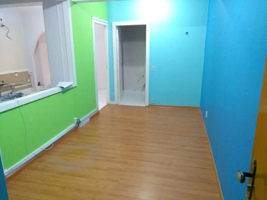 Sala Comercial à venda, 61m2 em Centro Histórico, Porto Alegre - RS - imagem 8 Foto 8 de Sala Comercial à venda, 61m2 em Centro Histórico, Porto Alegre - RS