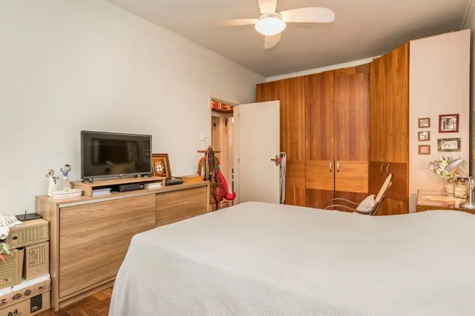 Foto 6 de Apartamento com 2 quartos à venda, 60m2 em São João, Porto Alegre - RS