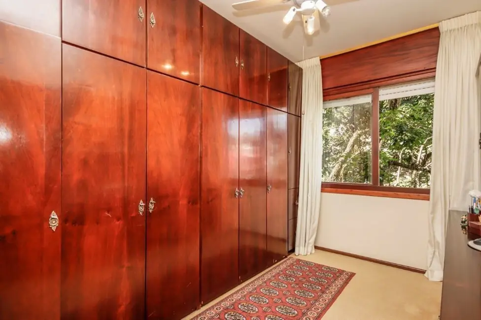 Apartamento com 3 quartos à venda, 109m2 em Auxiliadora, Porto Alegre - RS - imagem 8 Foto 8 de Apartamento com 3 quartos à venda, 109m2 em Auxiliadora, Porto Alegre - RS