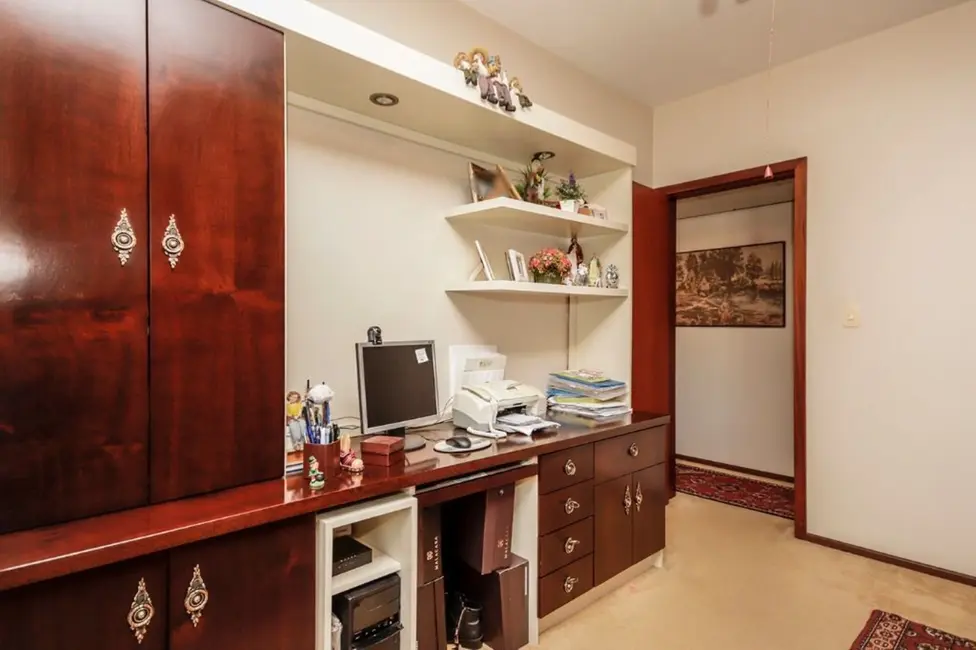 Apartamento com 3 quartos à venda, 109m2 em Auxiliadora, Porto Alegre - RS - imagem 9 Foto 9 de Apartamento com 3 quartos à venda, 109m2 em Auxiliadora, Porto Alegre - RS