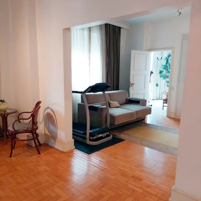 Apartamento com 3 quartos à venda, 270m2 em Moinhos de Vento, Porto Alegre - RS - imagem 7 Foto 7 de Apartamento com 3 quartos à venda, 270m2 em Moinhos de Vento, Porto Alegre - RS