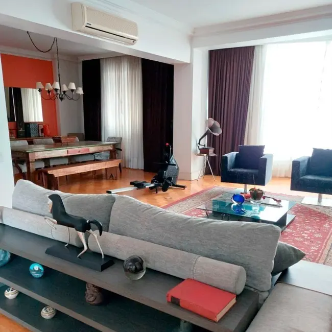 Apartamento com 3 quartos à venda, 270m2 em Moinhos de Vento, Porto Alegre - RS - imagem 5 Foto 5 de Apartamento com 3 quartos à venda, 270m2 em Moinhos de Vento, Porto Alegre - RS