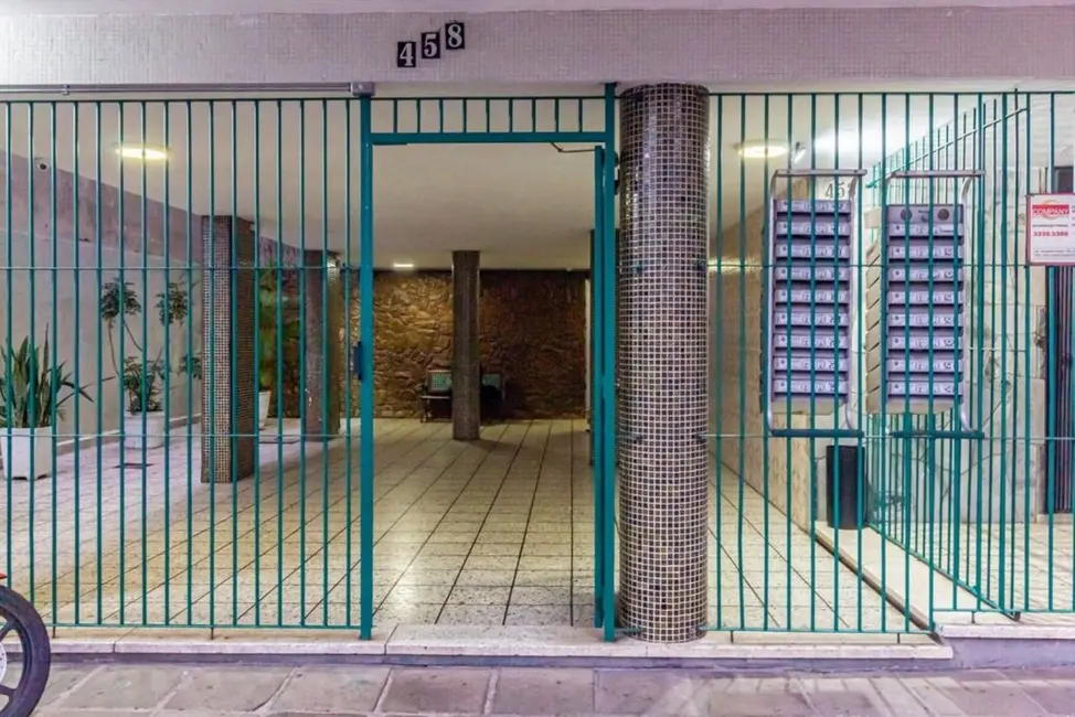 Apartamento com 2 quartos à venda, 103m2 em Centro Histórico, Porto Alegre - RS - imagem 3 Foto 3 de Apartamento com 2 quartos à venda, 103m2 em Centro Histórico, Porto Alegre - RS