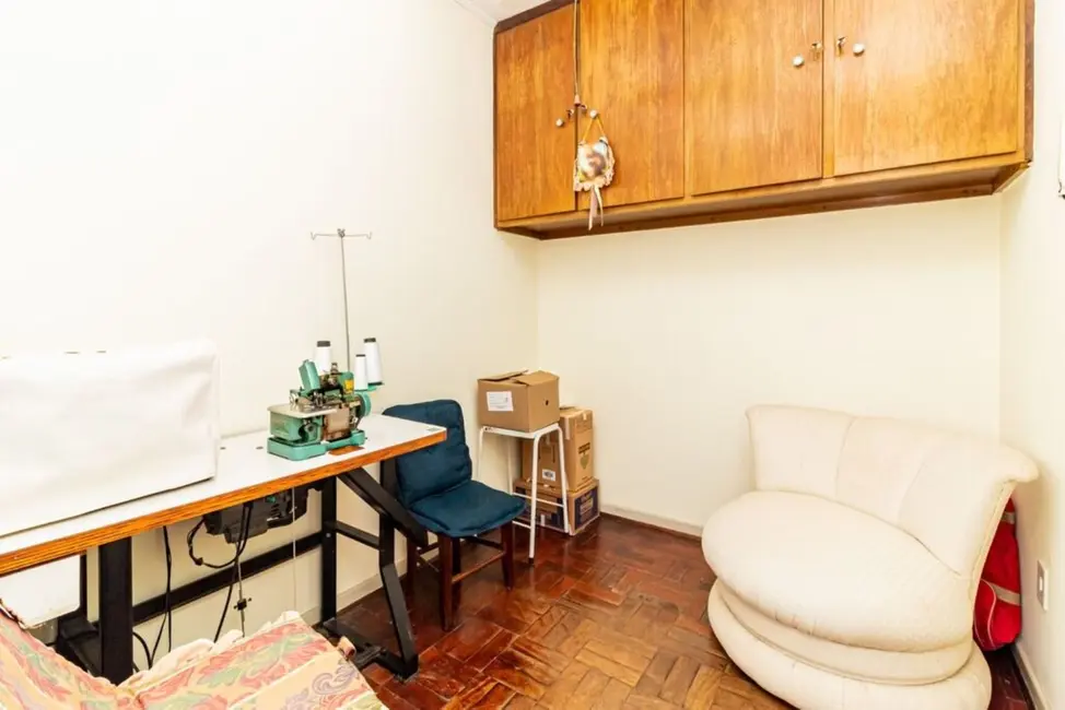 Apartamento com 3 quartos à venda, 100m2 em Menino Deus, Porto Alegre - RS - imagem 9 Foto 9 de Apartamento com 3 quartos à venda, 100m2 em Menino Deus, Porto Alegre - RS