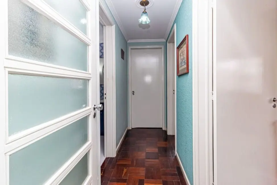 Apartamento com 3 quartos à venda, 100m2 em Menino Deus, Porto Alegre - RS - imagem 4 Foto 4 de Apartamento com 3 quartos à venda, 100m2 em Menino Deus, Porto Alegre - RS