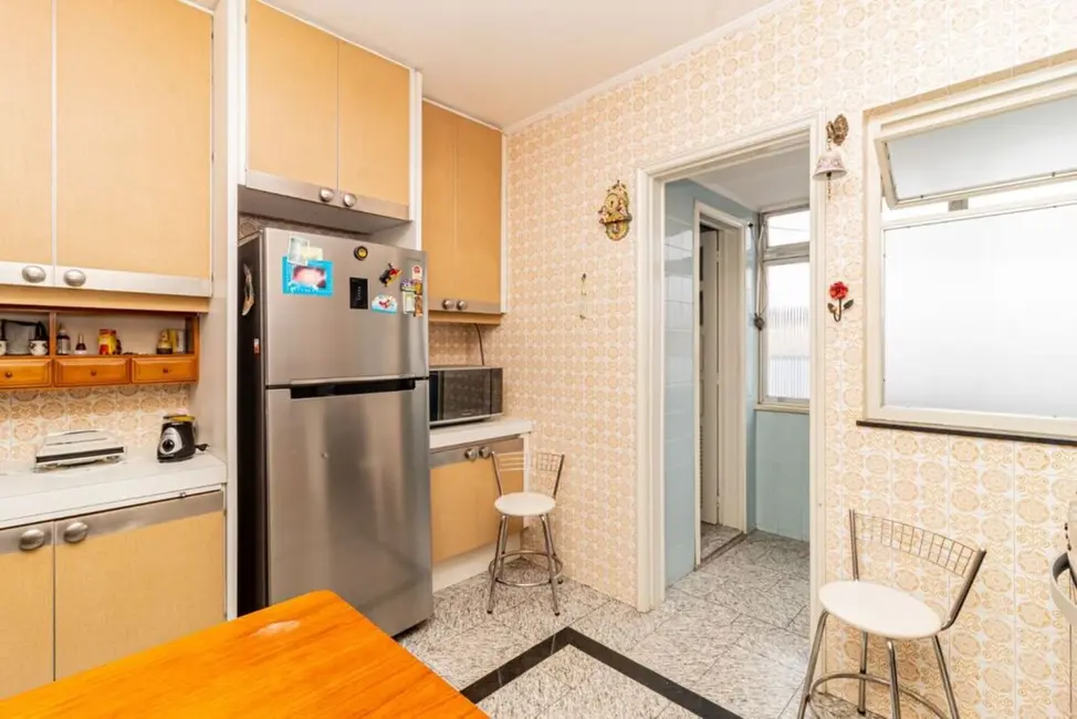 Apartamento com 3 quartos à venda, 100m2 em Menino Deus, Porto Alegre - RS - imagem 6 Foto 6 de Apartamento com 3 quartos à venda, 100m2 em Menino Deus, Porto Alegre - RS