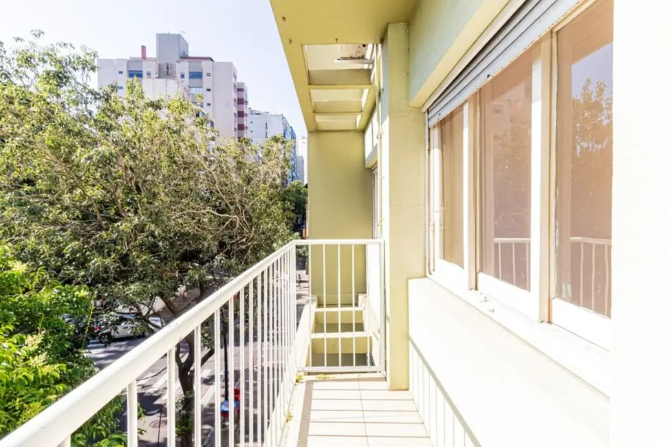 Apartamento com 3 quartos à venda, 97m2 em Centro Histórico, Porto Alegre - RS - imagem 7 Foto 7 de Apartamento com 3 quartos à venda, 97m2 em Centro Histórico, Porto Alegre - RS