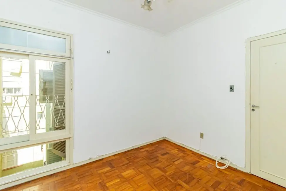 Apartamento com 3 quartos à venda, 97m2 em Centro Histórico, Porto Alegre - RS - imagem 8 Foto 8 de Apartamento com 3 quartos à venda, 97m2 em Centro Histórico, Porto Alegre - RS
