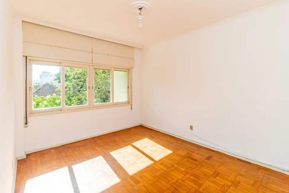 Apartamento com 3 quartos à venda, 97m2 em Centro Histórico, Porto Alegre - RS - imagem 5 Foto 5 de Apartamento com 3 quartos à venda, 97m2 em Centro Histórico, Porto Alegre - RS