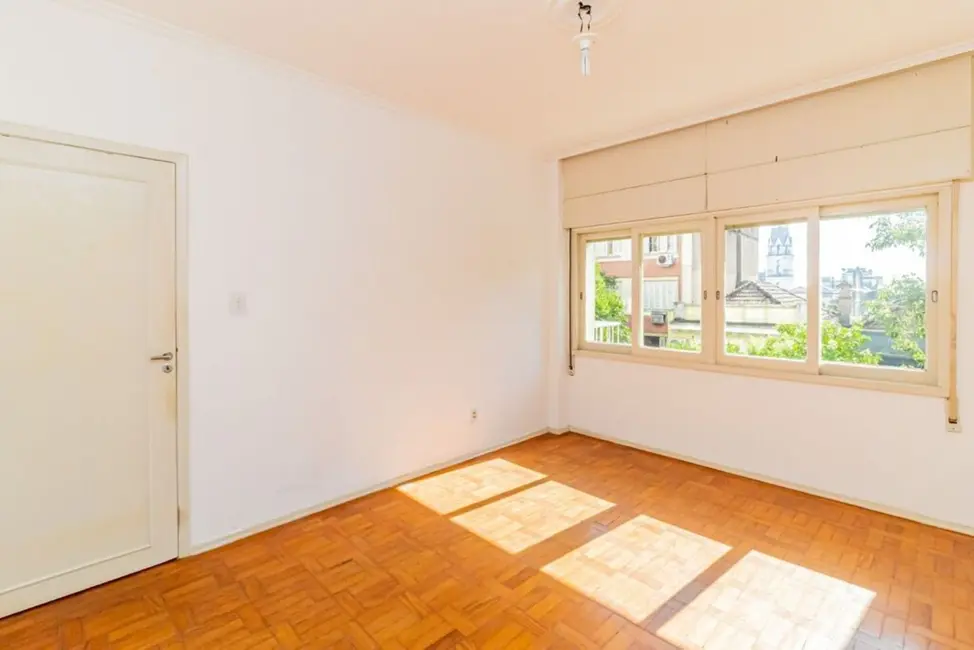 Apartamento com 3 quartos à venda, 97m2 em Centro Histórico, Porto Alegre - RS - imagem 4 Foto 4 de Apartamento com 3 quartos à venda, 97m2 em Centro Histórico, Porto Alegre - RS