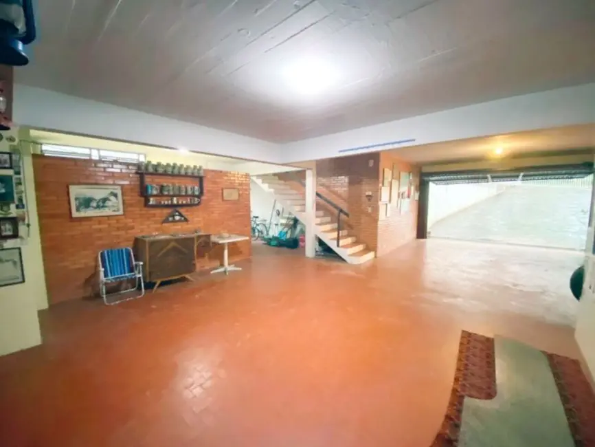 Casa com 3 quartos à venda, 340m2 em Três Figueiras, Porto Alegre - RS - imagem 9 Foto 9 de Casa com 3 quartos à venda, 340m2 em Três Figueiras, Porto Alegre - RS