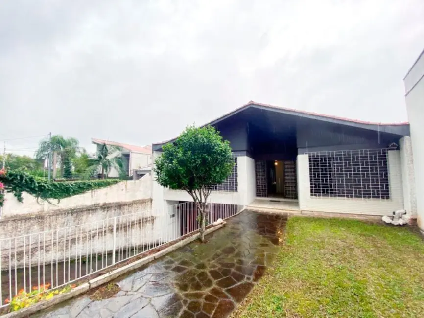 Casa com 3 quartos à venda, 340m2 em Três Figueiras, Porto Alegre - RS - imagem 5 Foto 5 de Casa com 3 quartos à venda, 340m2 em Três Figueiras, Porto Alegre - RS