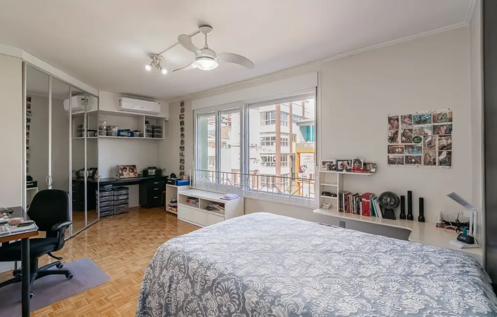 Foto 9 de Apartamento com 3 quartos à venda, 204m2 em Rio Branco, Porto Alegre - RS