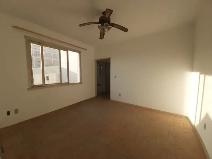 Foto 2 de Apartamento com 2 quartos à venda, 65m2 em Navegantes, Porto Alegre - RS