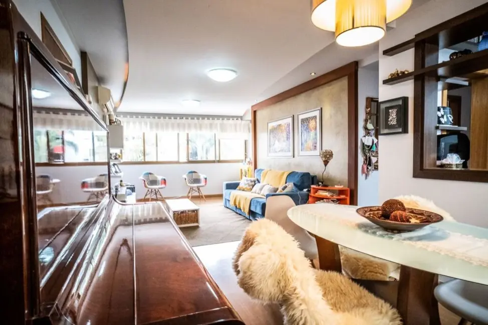 Apartamento com 3 quartos à venda, 102m2 em Mont Serrat, Porto Alegre - RS - imagem 4 Foto 4 de Apartamento com 3 quartos à venda, 102m2 em Mont Serrat, Porto Alegre - RS