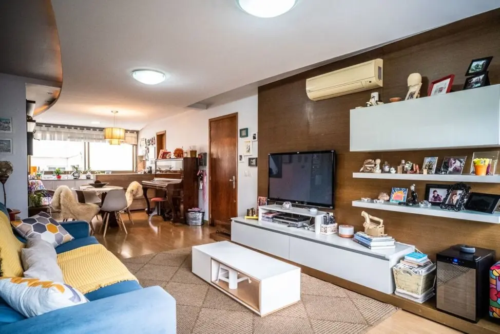 Apartamento com 3 quartos à venda, 102m2 em Mont Serrat, Porto Alegre - RS - imagem 6 Foto 6 de Apartamento com 3 quartos à venda, 102m2 em Mont Serrat, Porto Alegre - RS