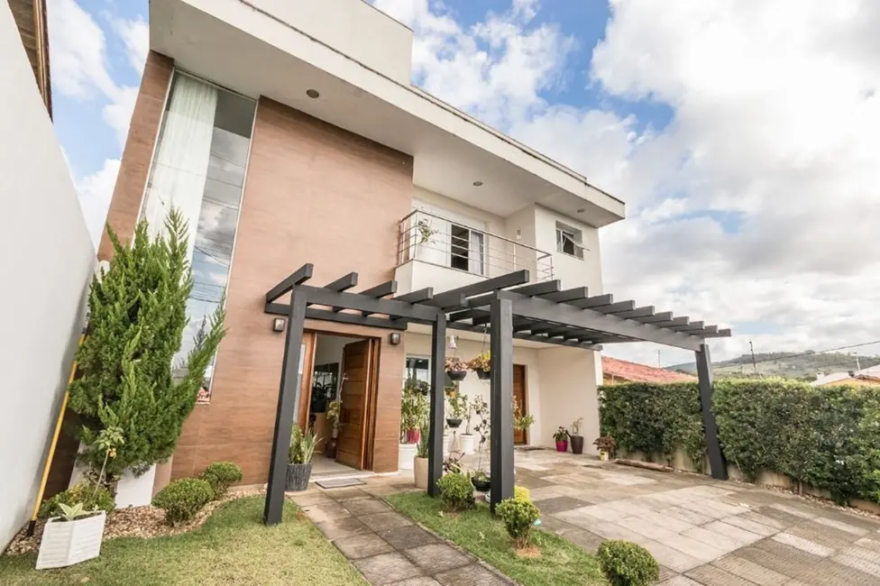 Foto 1 de Casa com 3 quartos à venda, 245m2 em Mário Quintana, Porto Alegre - RS