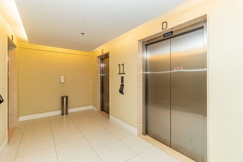 Foto 3 de Sala Comercial à venda, 36m2 em Santana, Porto Alegre - RS