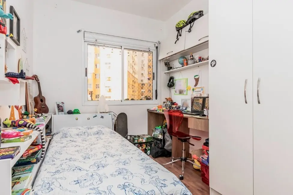 Foto 8 de Apartamento com 3 quartos à venda, 66m2 em Santo Antônio, Porto Alegre - RS