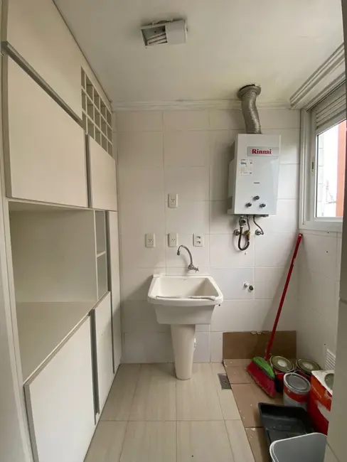 Apartamento com 3 quartos à venda, 100m2 em Petrópolis, Porto Alegre - RS - imagem 6 Foto 6 de Apartamento com 3 quartos à venda, 100m2 em Petrópolis, Porto Alegre - RS