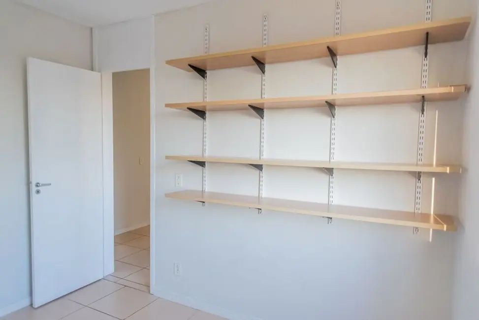 Foto 7 de Apartamento com 3 quartos à venda, 69m2 em Humaitá, Porto Alegre - RS