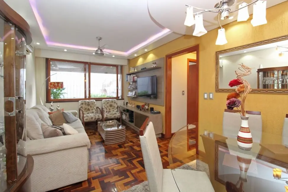 Apartamento com 2 quartos à venda, 64m2 em Passo da Areia, Porto Alegre - RS - imagem 5 Foto 5 de Apartamento com 2 quartos à venda, 64m2 em Passo da Areia, Porto Alegre - RS