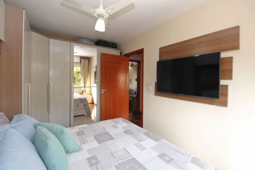 Apartamento com 2 quartos à venda, 64m2 em Passo da Areia, Porto Alegre - RS - imagem 3 Foto 3 de Apartamento com 2 quartos à venda, 64m2 em Passo da Areia, Porto Alegre - RS