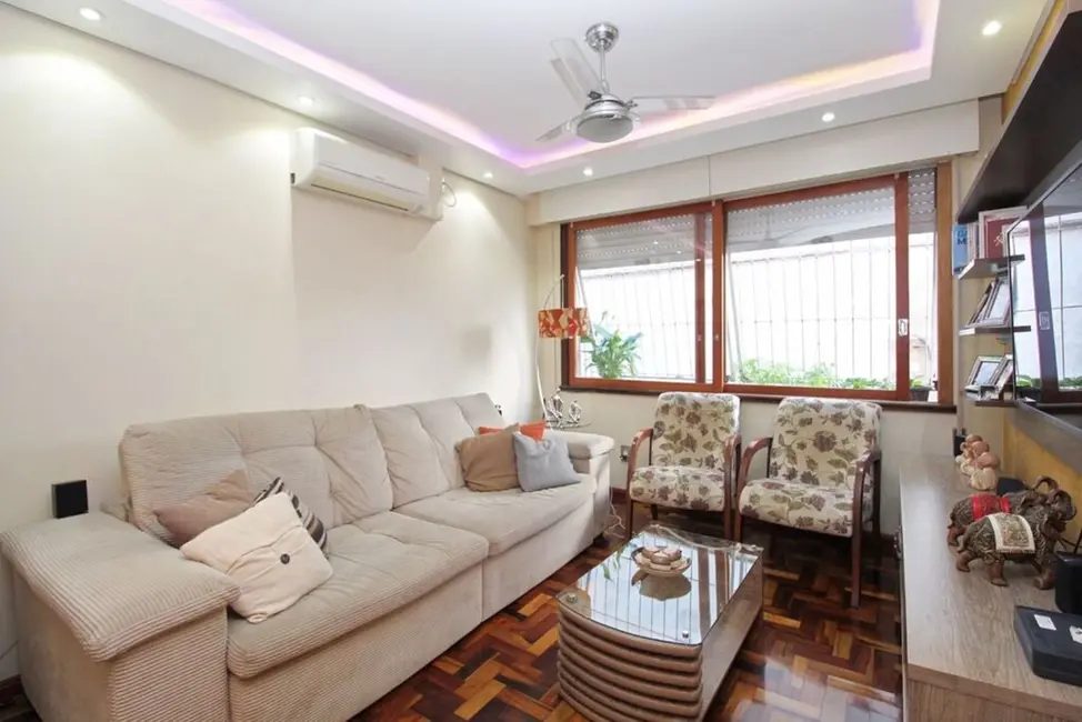 Apartamento com 2 quartos à venda, 64m2 em Passo da Areia, Porto Alegre - RS - imagem 6 Foto 6 de Apartamento com 2 quartos à venda, 64m2 em Passo da Areia, Porto Alegre - RS