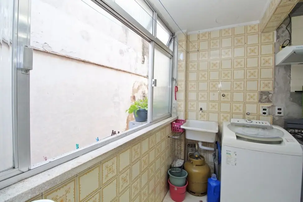 Apartamento com 2 quartos à venda, 64m2 em Passo da Areia, Porto Alegre - RS - imagem 9 Foto 9 de Apartamento com 2 quartos à venda, 64m2 em Passo da Areia, Porto Alegre - RS