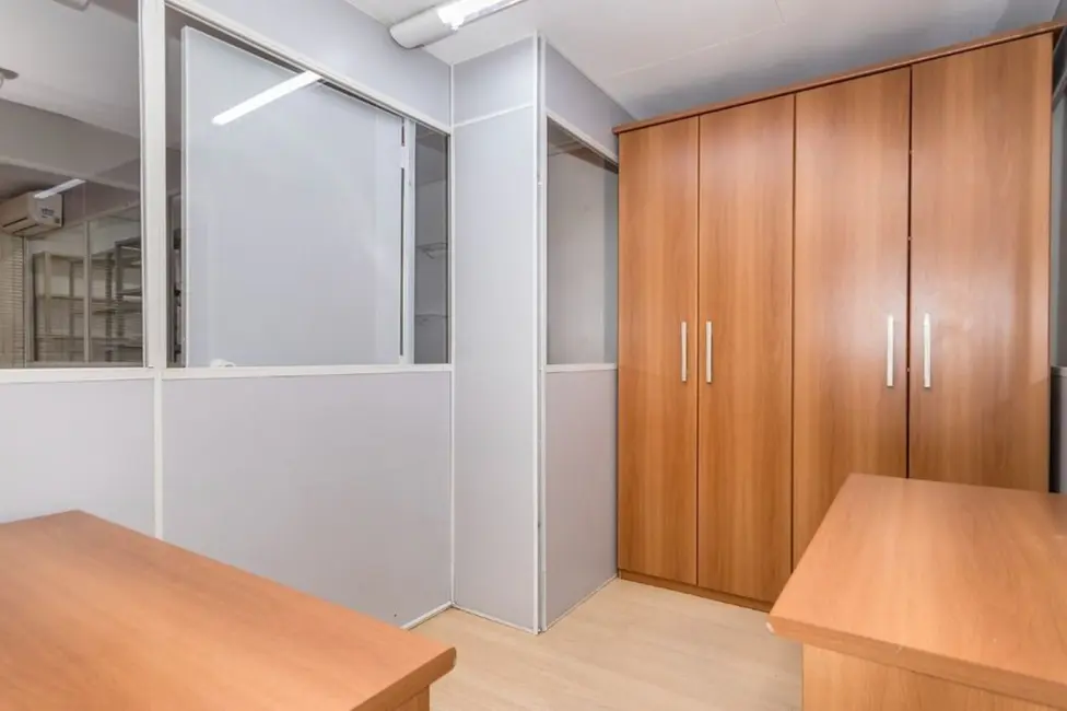 Foto 3 de Sala Comercial à venda, 63m2 em Rio Branco, Porto Alegre - RS