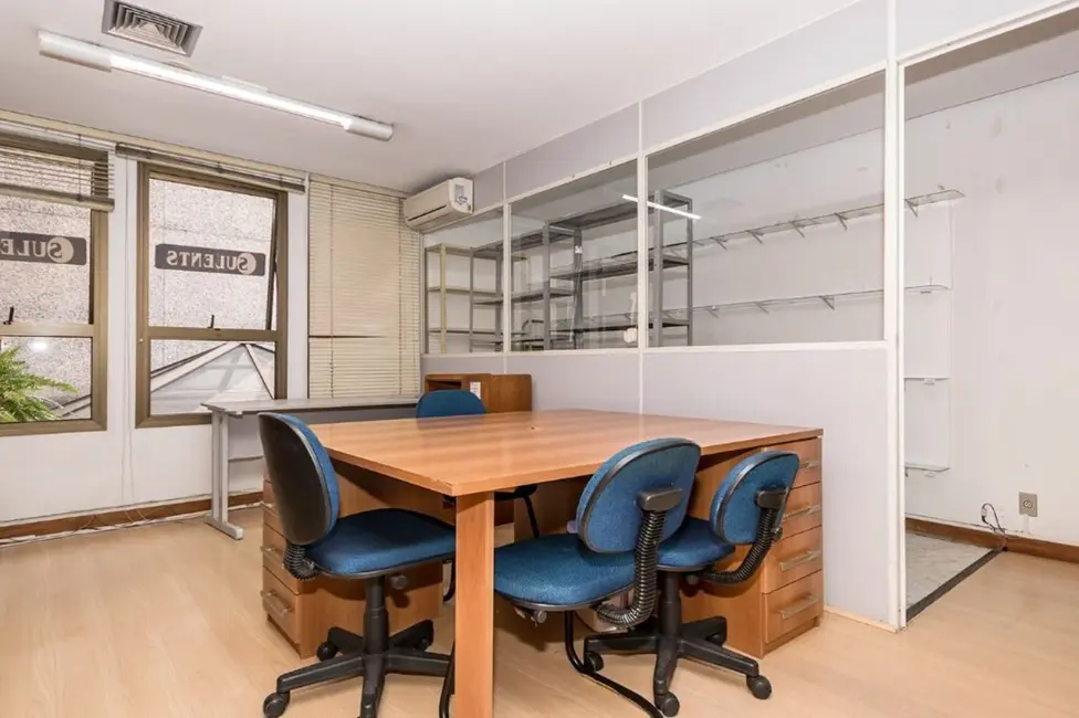 Foto 5 de Sala Comercial à venda, 63m2 em Rio Branco, Porto Alegre - RS